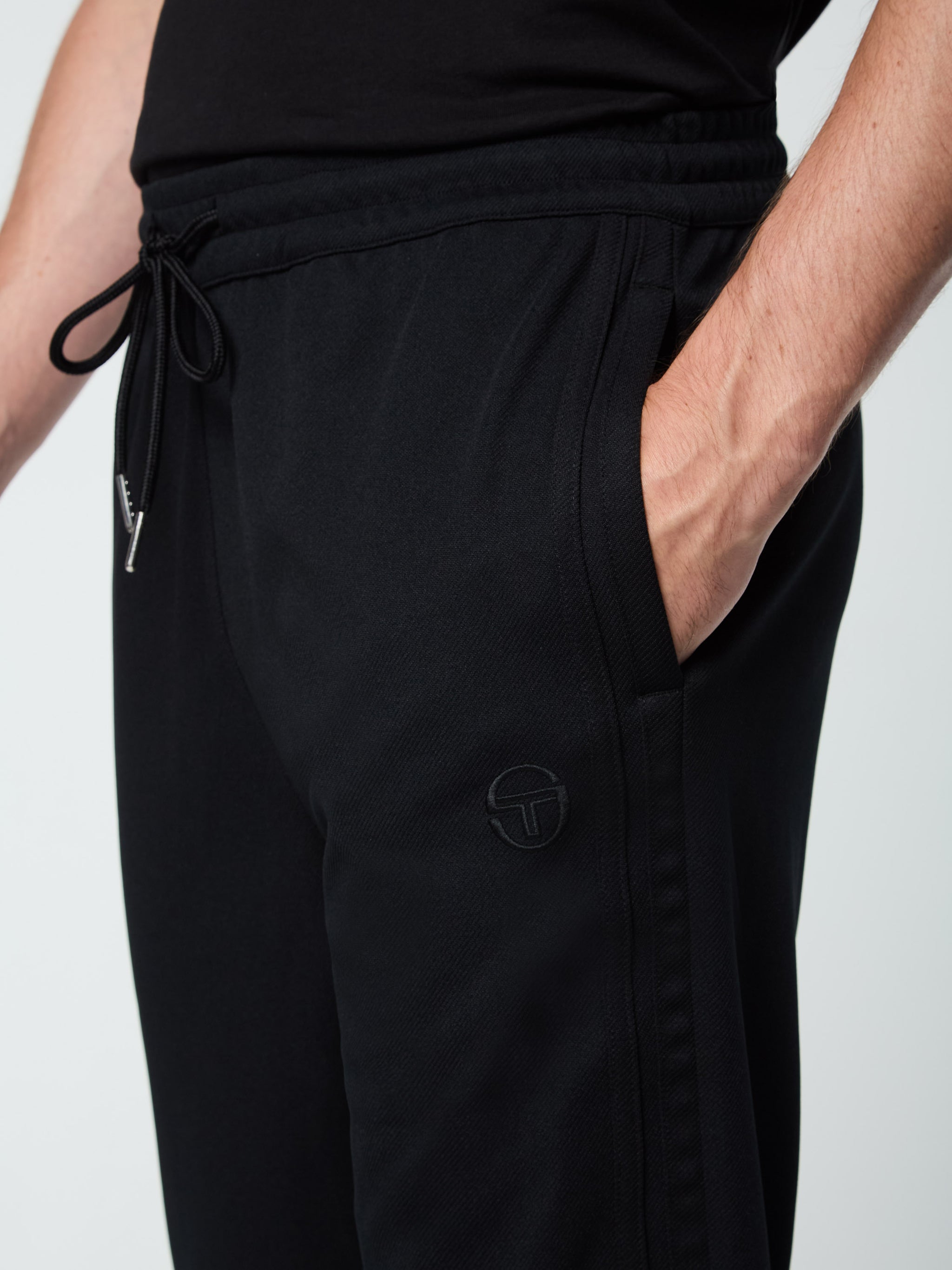 Damarindo Track Pant Archivio- Black/ Black – Sergio Tacchini Europe