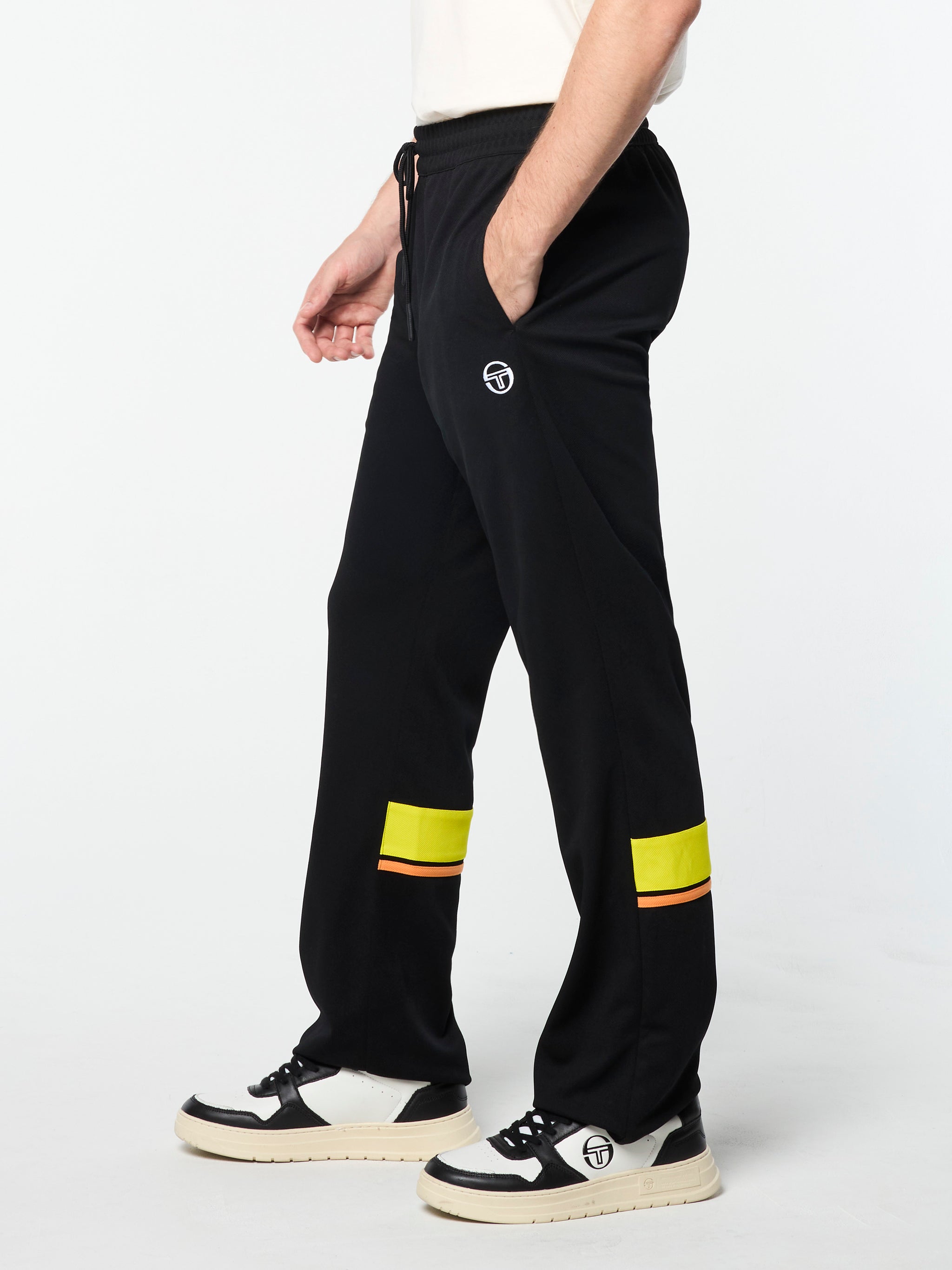New Damarindo Track Pant- Black Beauty – Sergio Tacchini Europe